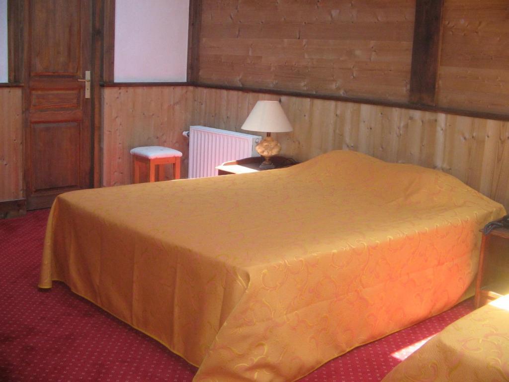 Le Relais De L'Abbaye Hotel Tournus Room photo