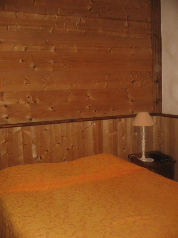 Le Relais De L'Abbaye Hotel Tournus Room photo